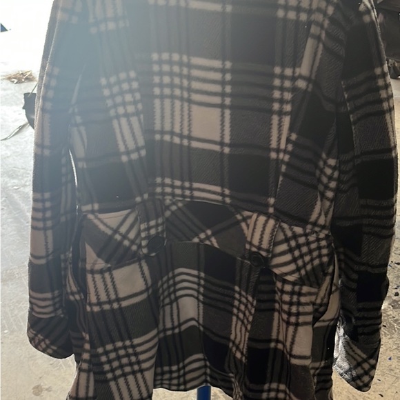 Woman’s small jacket - Picture 2 of 2